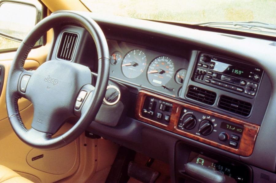  Jeep Grand Cherokee 1993 года  (фото 24 из 34)